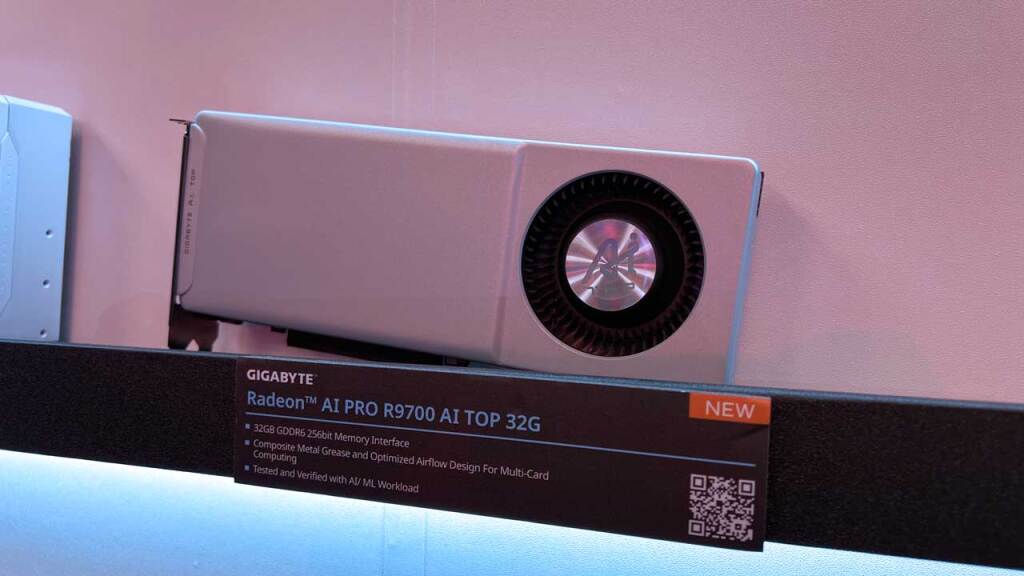 Gigabyte Radeon AI PRO R9700 : la carte graphique gonflée à l’IA (et au GDDR6) 4 gigabyte details radeon ai pro r9700 graphics at computex 2025