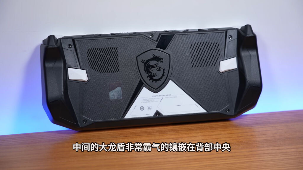 MSI Claw 8 Ryzen Z2 Extreme : AMD débarque en force dans les consoles portables 7 msi claw a8 bz2em Ryzen Z2 Extreme 01