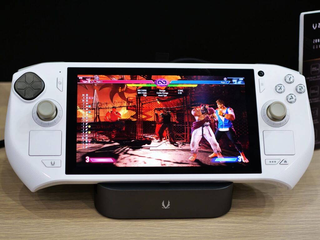 ZOTAC Zone Pro : la version finale de la console portable se montre à la Gamescom 2 Zotac zone pro 01