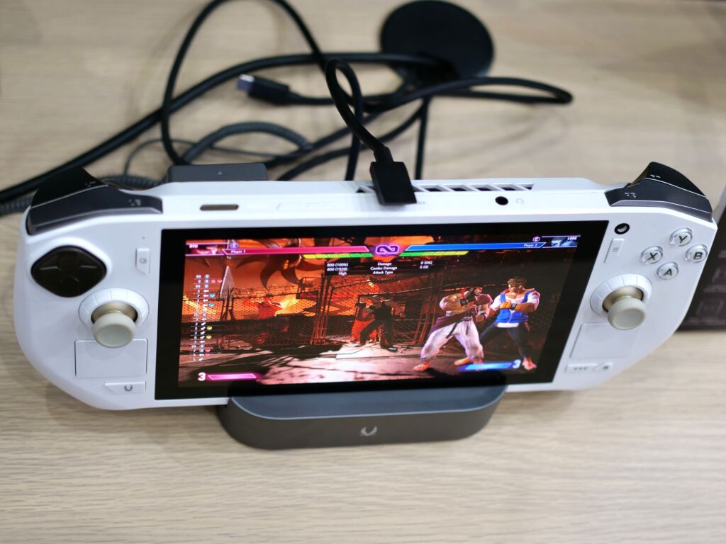 ZOTAC Zone Pro : la version finale de la console portable se montre à la Gamescom 5 Zotac zone pro 04