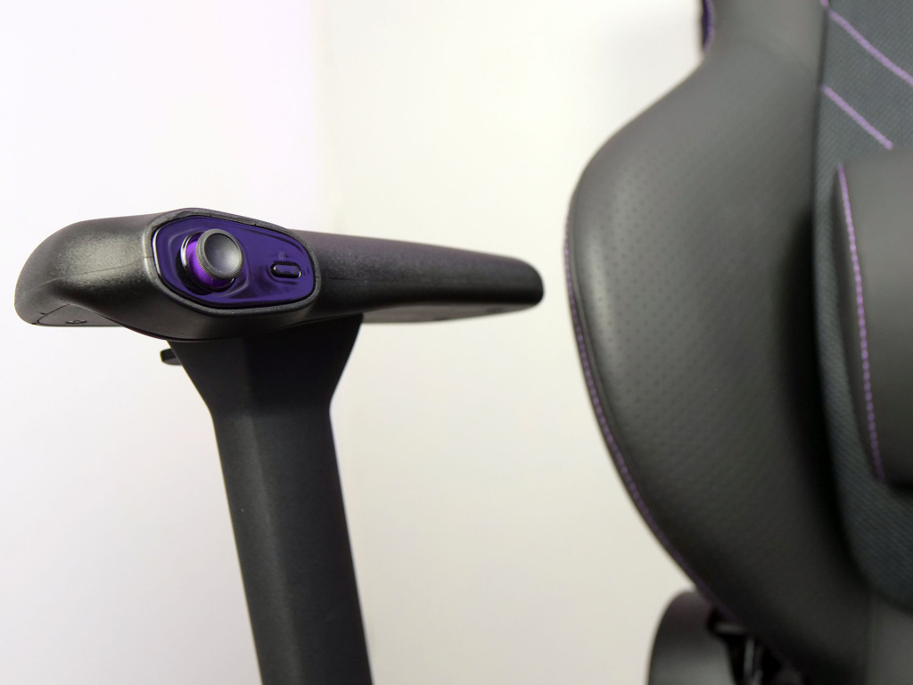 cooler master hybrid m joystick massage intégré