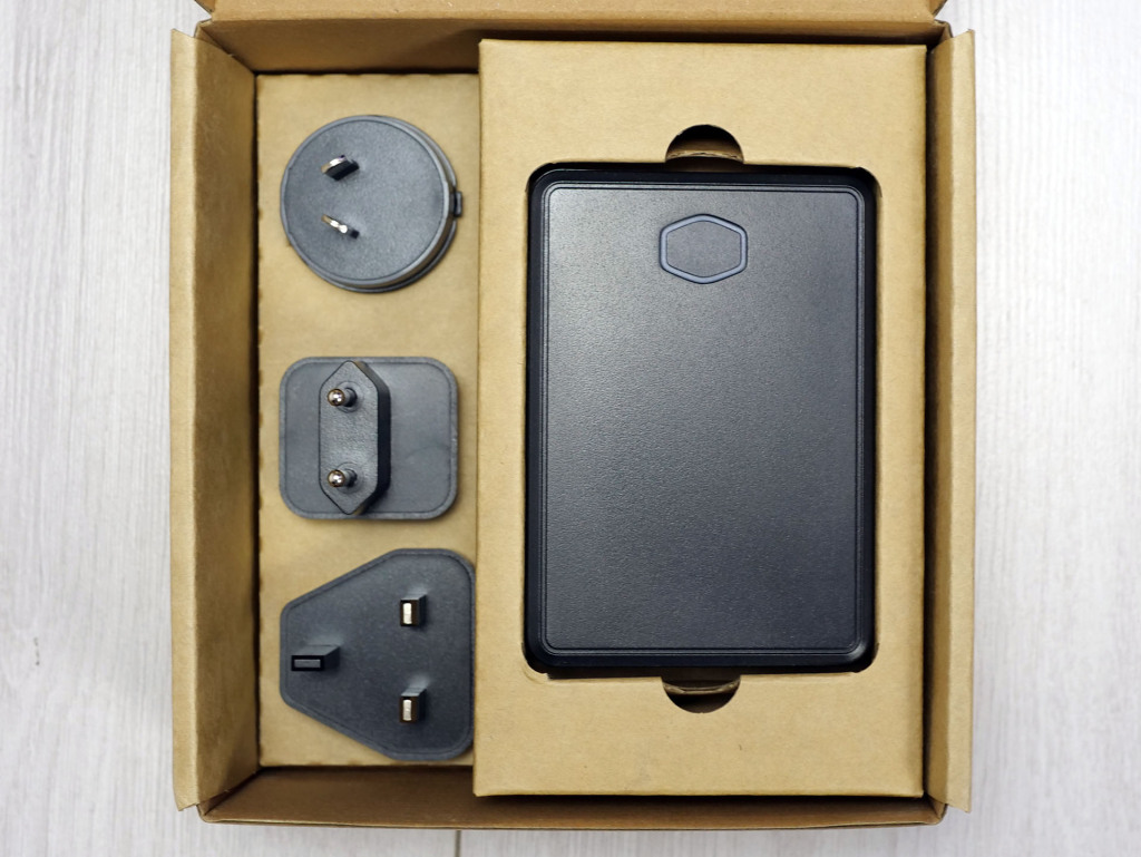 cooler master hybrid m power bank 01