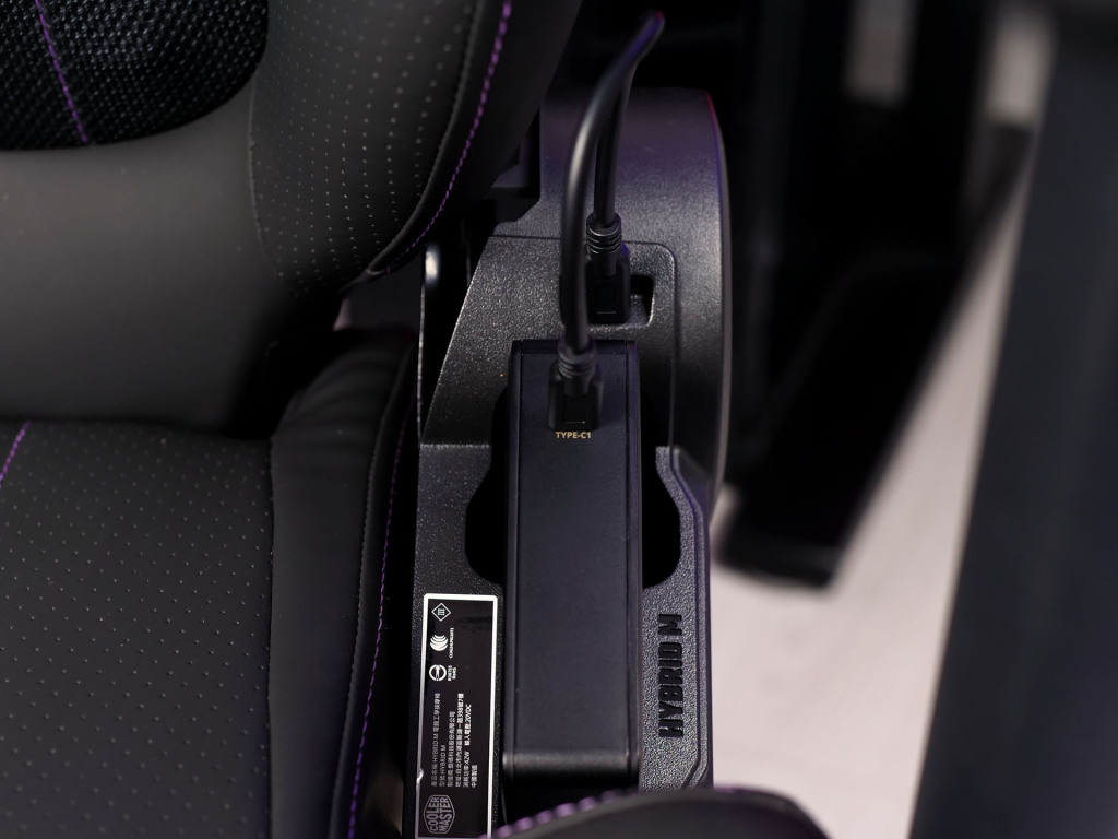 cooler master hybrid m power bank 05