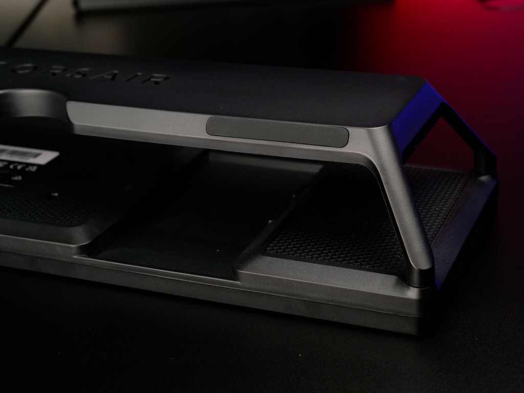 corsair xeneon edge stand mount 02