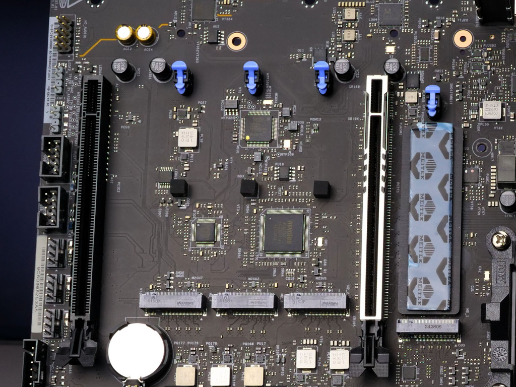 nzxt n9 x870e slots pcie 5