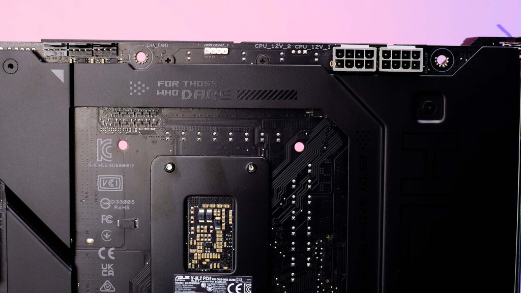 rog maximus z890 hero btf connecteurs haut