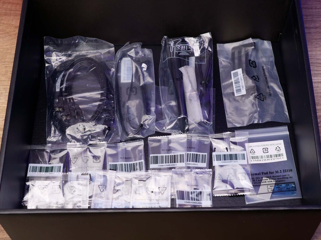 rog maximus z890 hero btf unboxing bundle 02