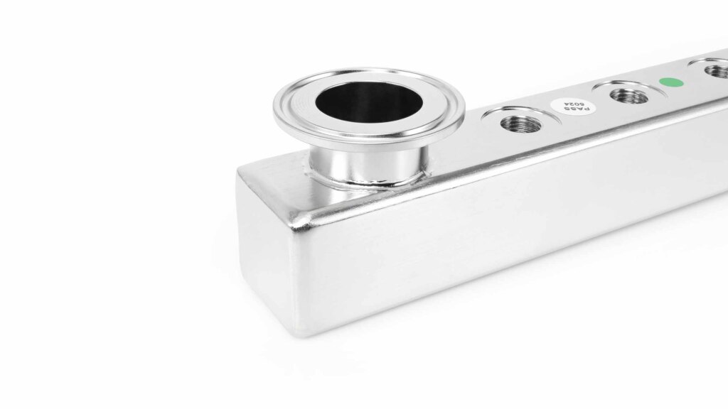 Alphacool ES Manifold 42U Single. Développé pour être utilisé dans les centres de données 3 10258 Alphacool ES Manifold 42U Single (4)