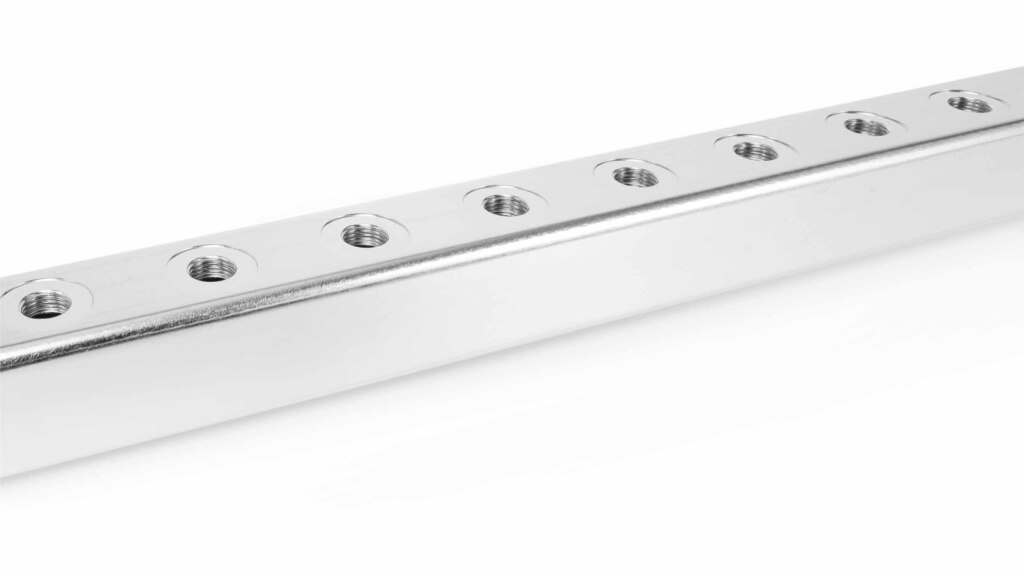 Alphacool ES Manifold 42U Single. Développé pour être utilisé dans les centres de données 4 10258 Alphacool ES Manifold 42U Single (5)