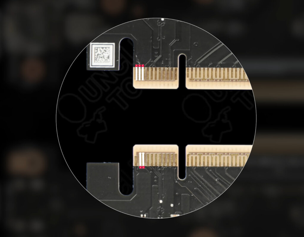 ASUS expérimente un slot PCIe renforcé délivrant 250 W pour cartes graphiques sans câble 2 ASUS 250W slot PCIe 01