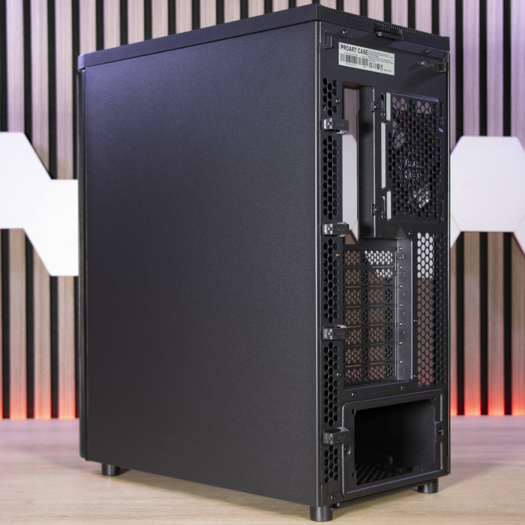 ASUS ProArt P401 trois quarts arrière