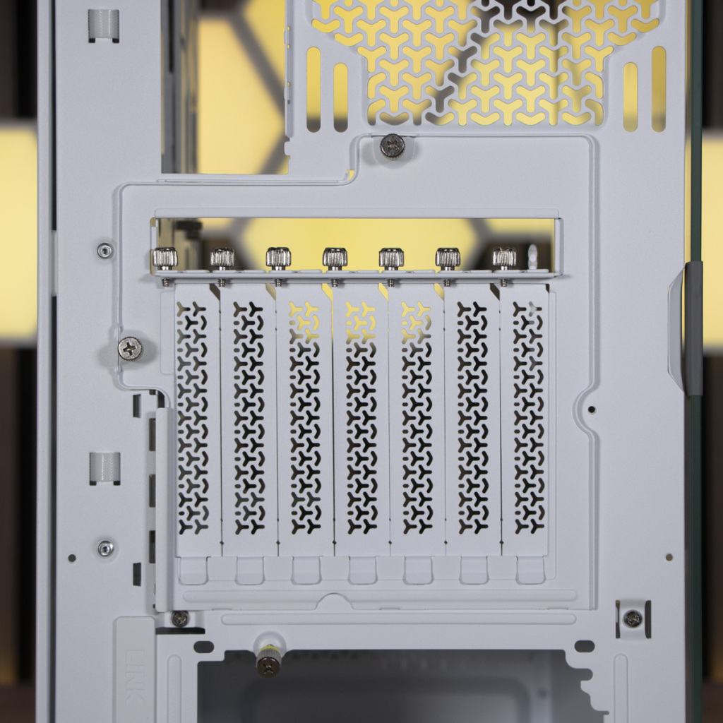 CORSAIR Frame 4500X équerres PCIe verticales