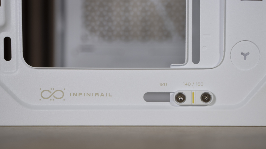 CORSAIR Frame 4500X infinirail