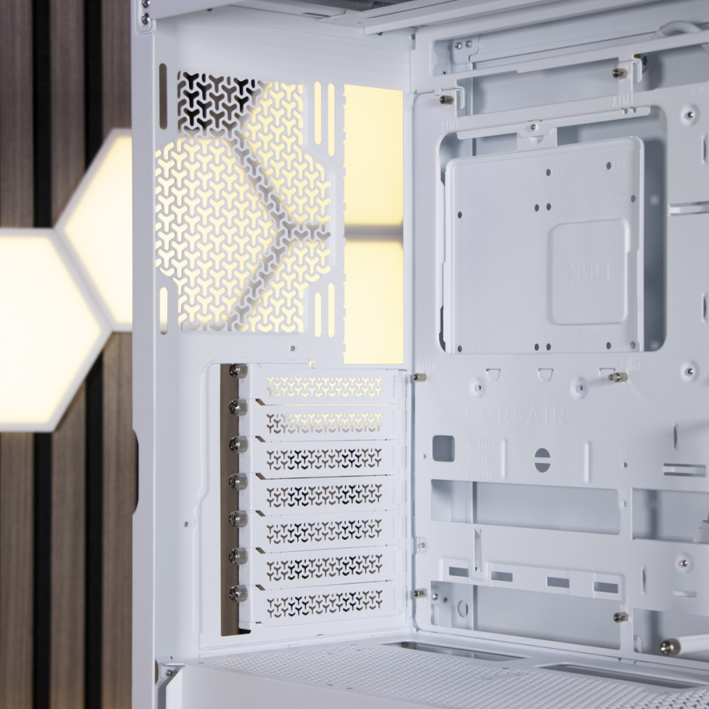 CORSAIR Frame 4500X itérieur gauche