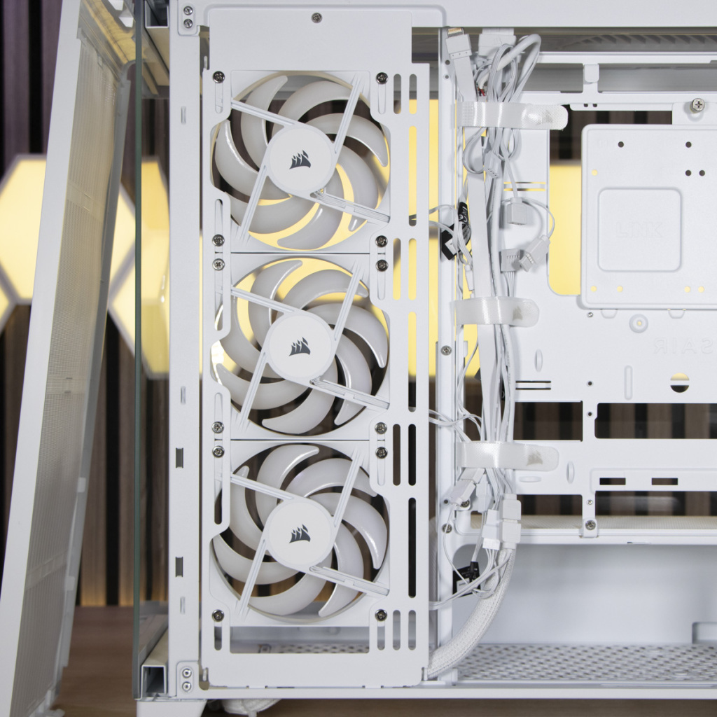 CORSAIR Frame 4500X support ventilateur