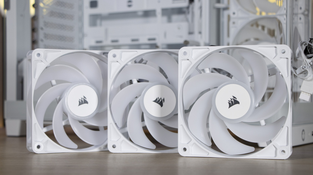 CORSAIR RS120 R ARGB avant