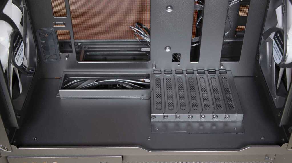 COUGAR Omnyx equerres horizontal