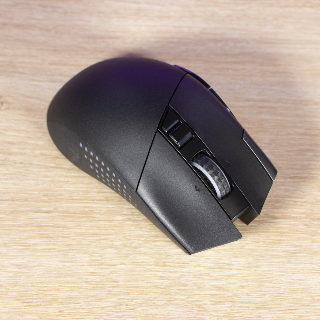 MSI Versa Pro Wireless trois qquarts avant