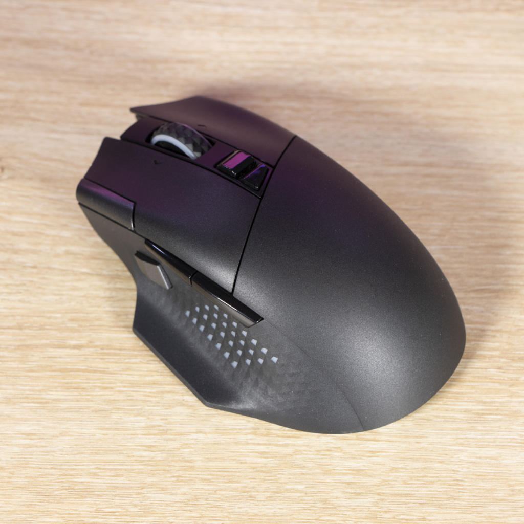 MSI Versa Pro Wireless trois quarts arrière