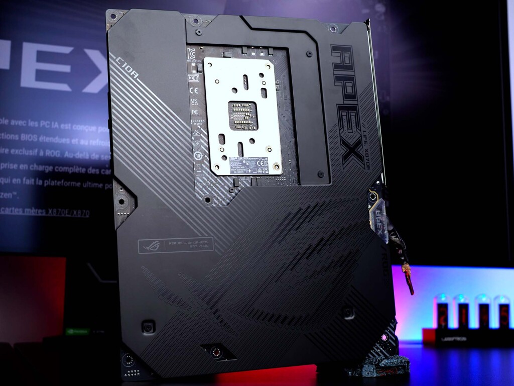 asus rog crosshair x870e apex 01