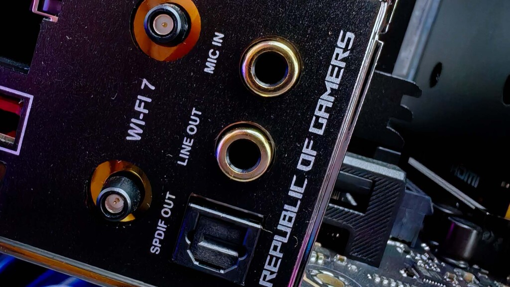 asus rog crosshair x870e apex audio