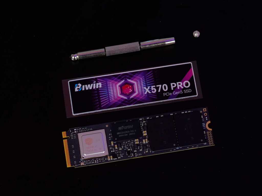 biwin x570 pro 4 to box contenu