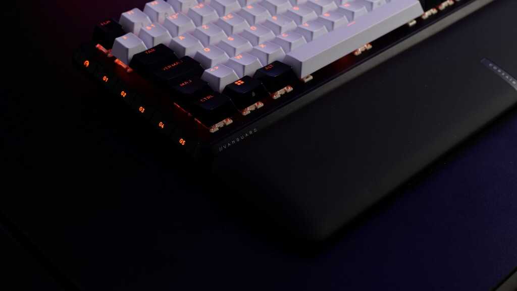 corsair vanguard 96 43