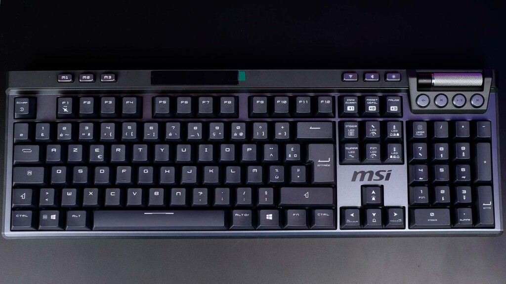 msi strike pro wireless 01