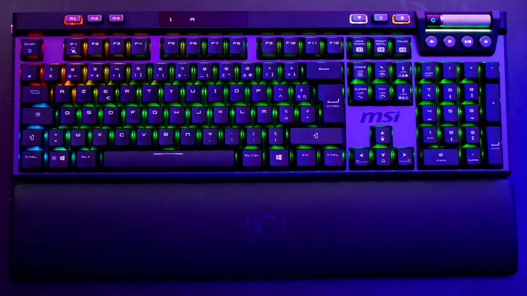 msi strike pro wireless rgb demo 05
