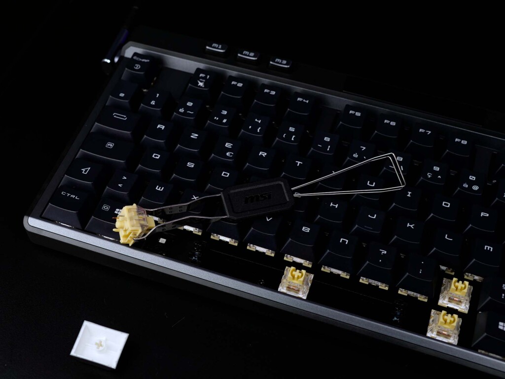 msi strike pro wireless switches hotswap