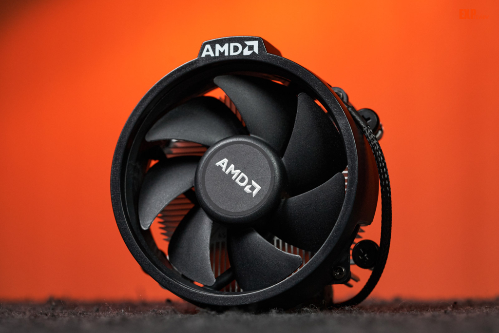 Test exclusif du Ryzen 5 9500F avant l’annonce officielle : 6 cœurs Zen 5 plus rapides qu’un i5-14600K 46 ryzen 5 9500f box Wraith 01