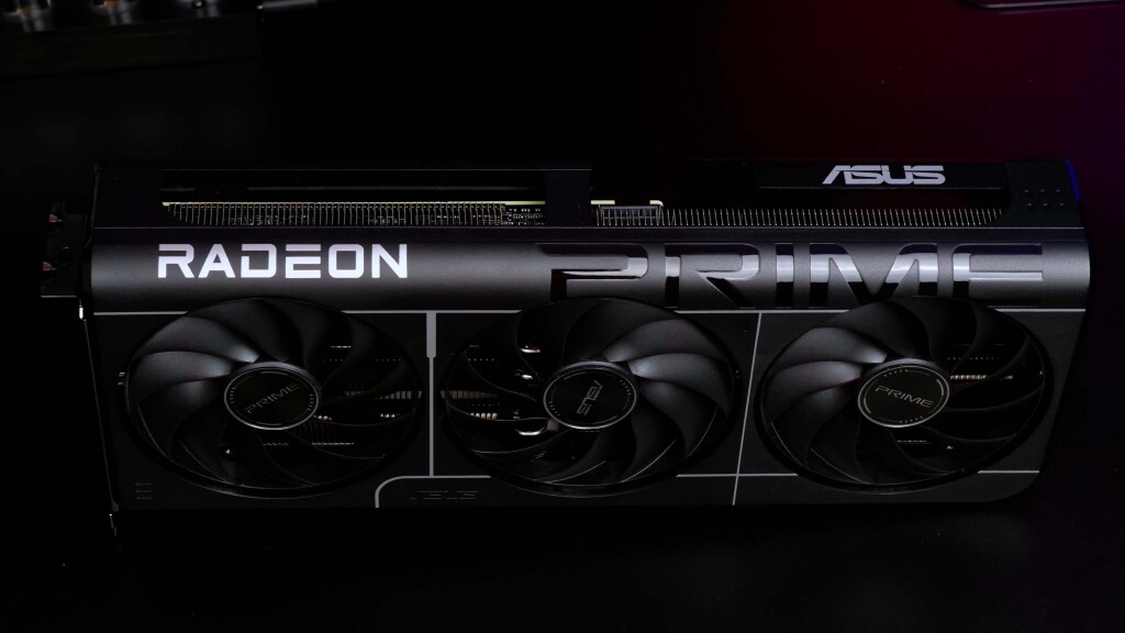 test asus prime rx 9060 xt o16g vue de haut