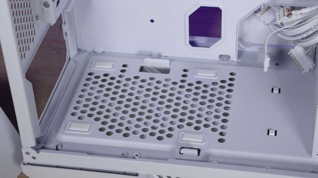ASUS ROG Helios II emplacement alimentation