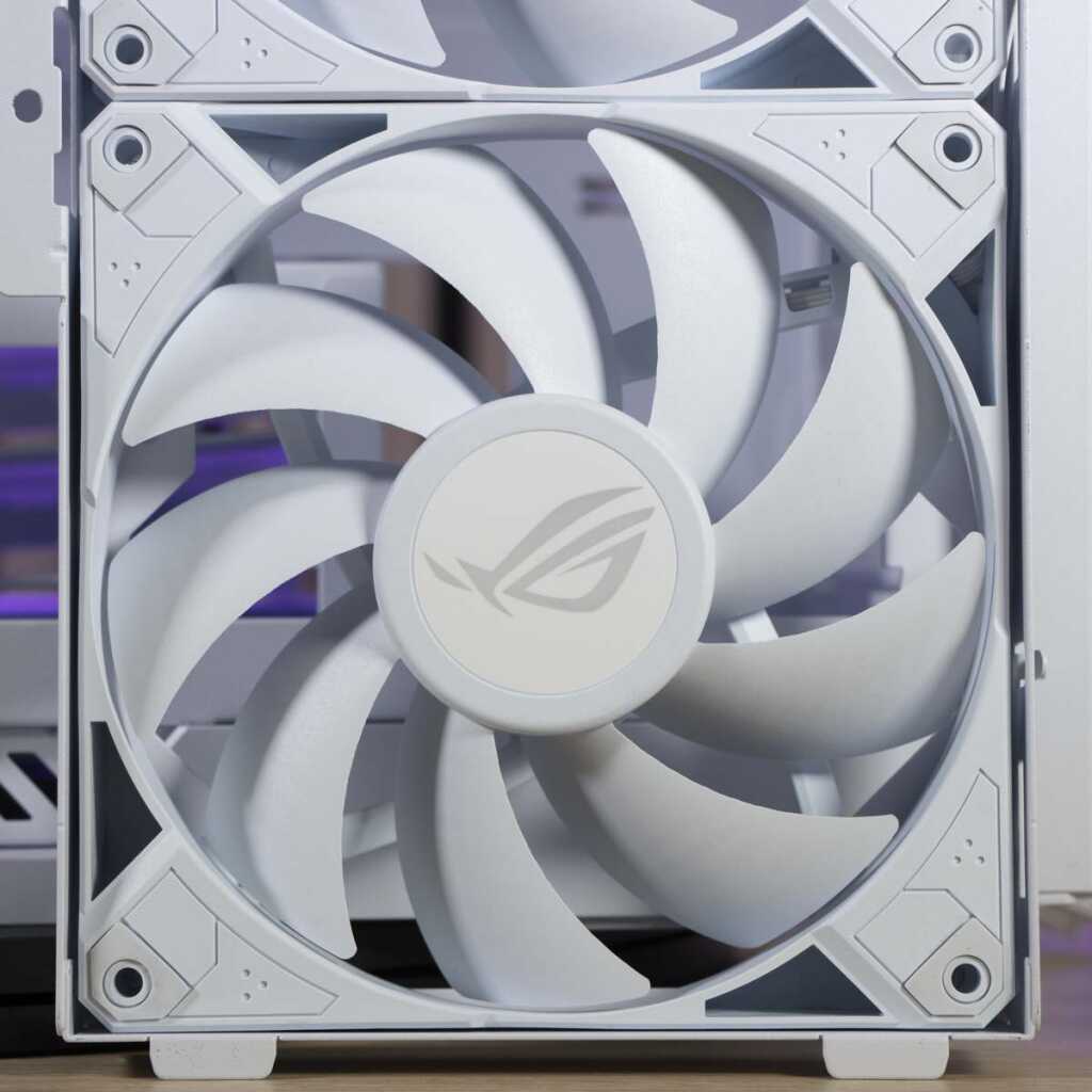 ASUS ROG Helios II ventilateurs avant