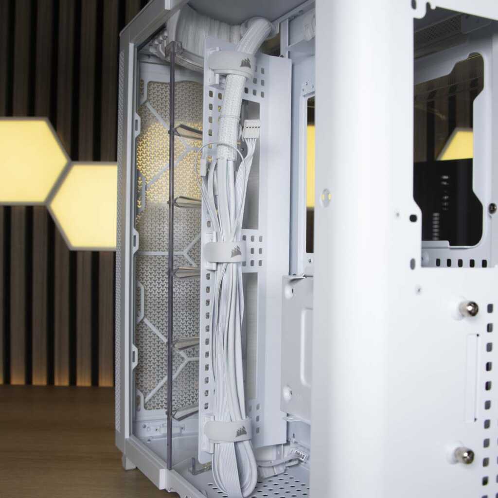 CORSAIR Air 5400 chemin câbles