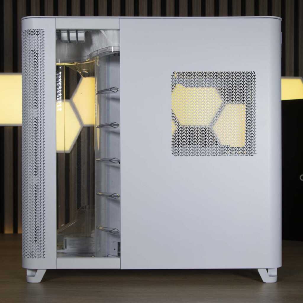 CORSAIR Air 5400 vue latérale droite