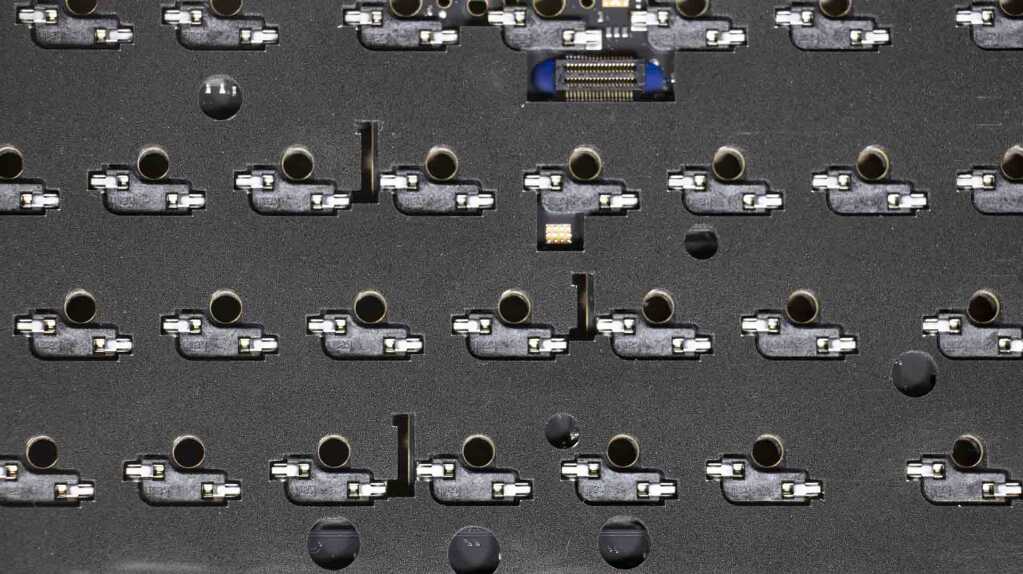 CORSAIR MAKR 75 alignements fentes module