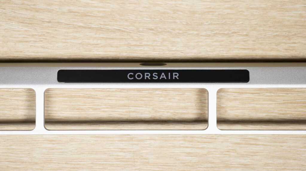 CORSAIR MAKR 75 barre supérieure