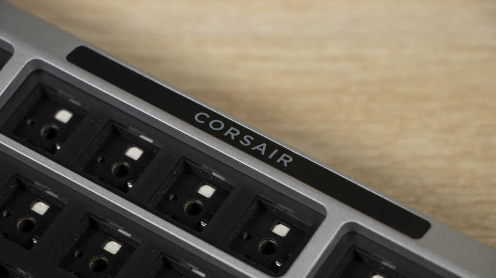 CORSAIR MAKR 75 cadre alu barre sup
