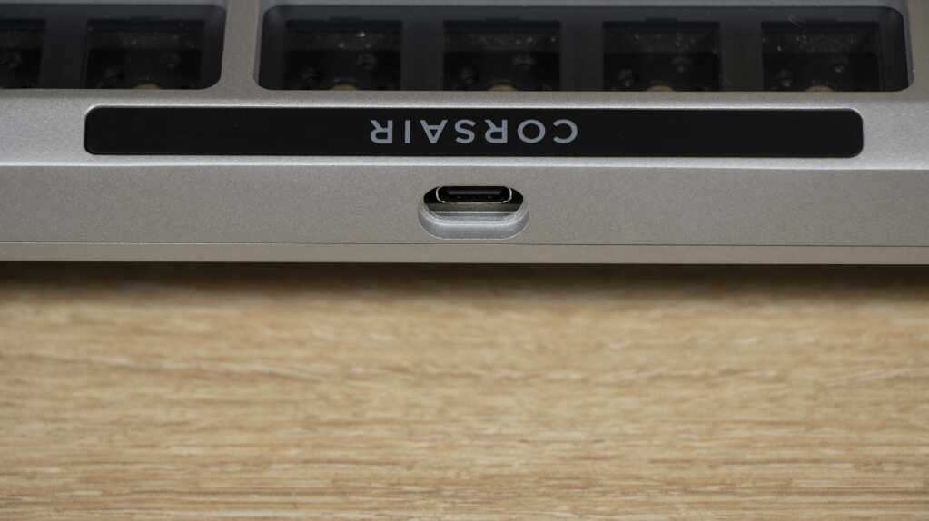 CORSAIR MAKR 75 cadre alu prise USB C