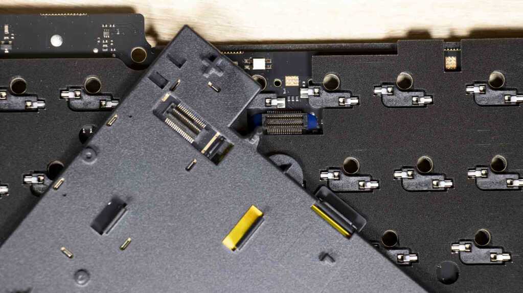 CORSAIR MAKR 75 jonction connecteurs