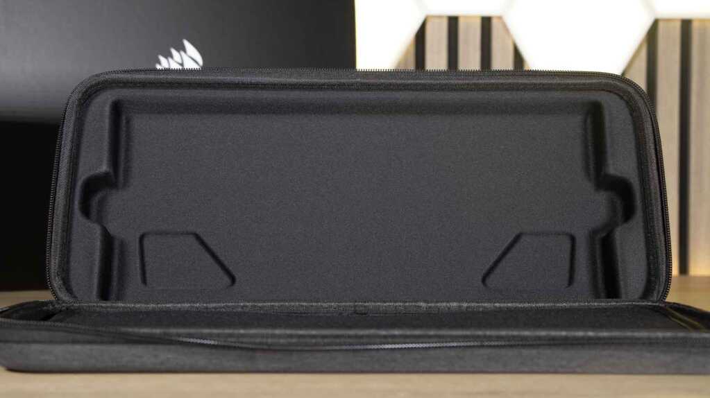 CORSAIR MAKR 75 mallette haut