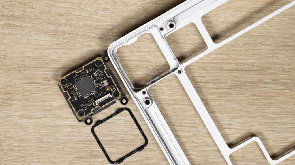 CORSAIR MAKR 75 module LCD cadre