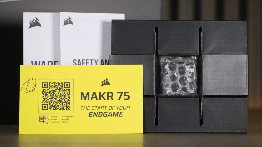 CORSAIR MAKR 75 module LCD déballage