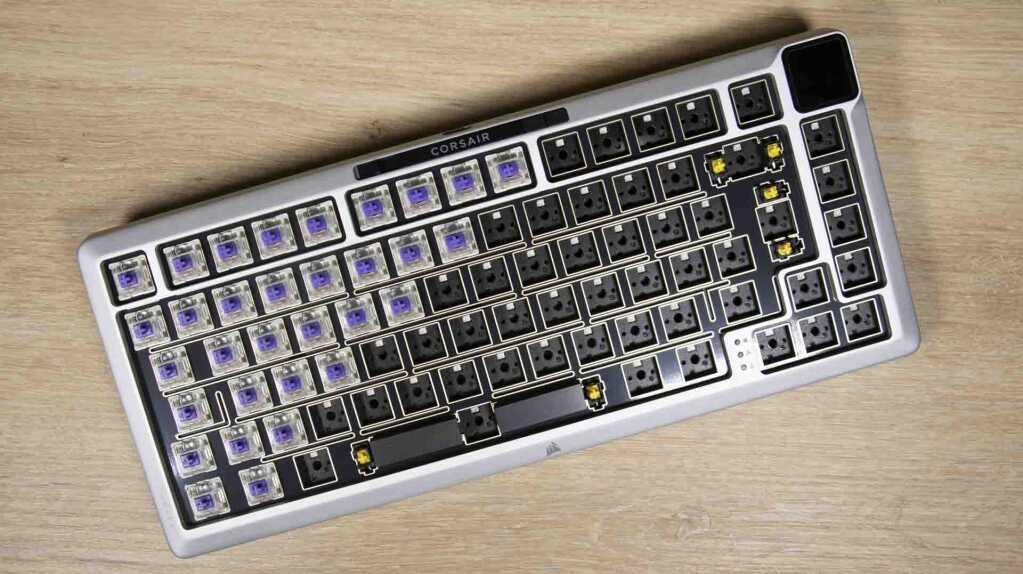 CORSAIR MAKR 75 moitié faite