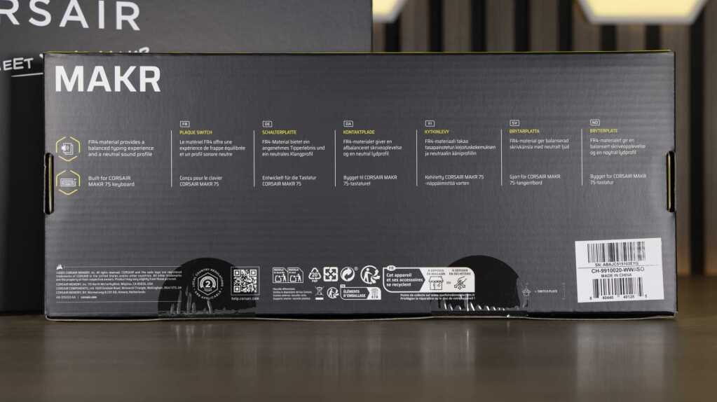 CORSAIR MAKR 75 plaque switch emballage arrière