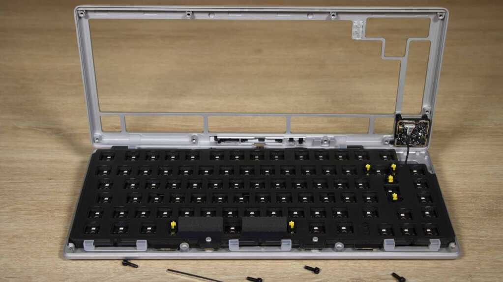 CORSAIR MAKR 75 séparation deux parties