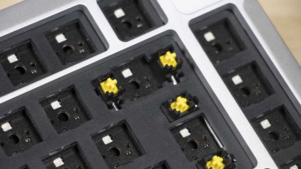 CORSAIR MAKR 75 stabilisateurs