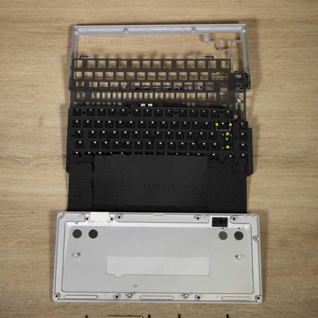 CORSAIR MAKR 75 structure interne