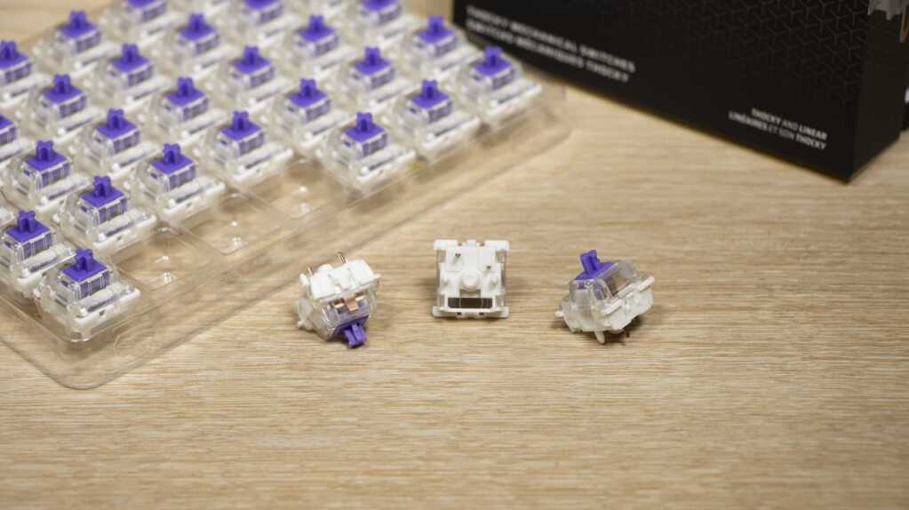 CORSAIR MAKR 75 switches mauves